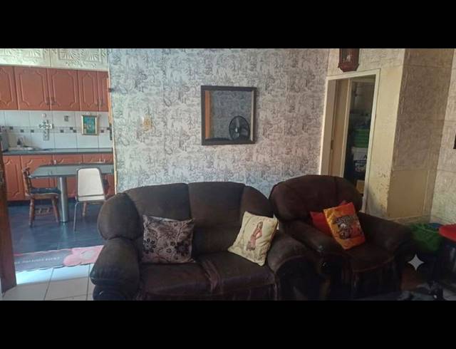 3 BEDROOM HOUSE FOR SALE IN RAISETHORPE
